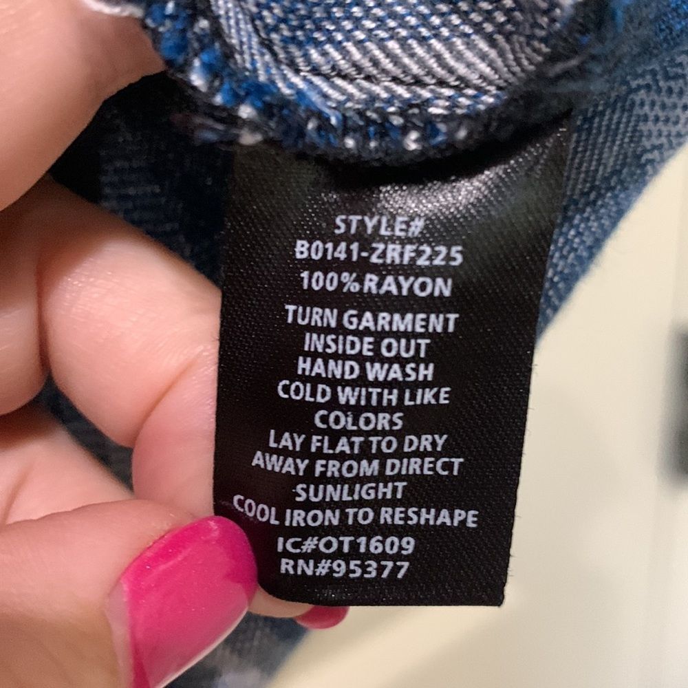 Sanctuary Teal and white Plaid Small Long sleeve blouse with tabs on shoulder - Picture 9 of 9